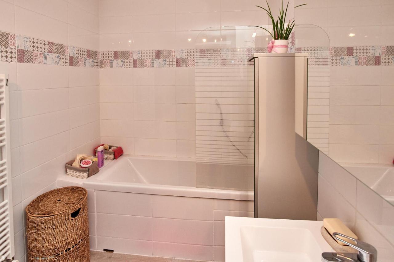 Chambres A Louer Dans Appartement Balcon - Wifi - Parking Gratuit Nevers Exterior photo