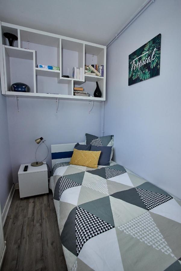 Chambres A Louer Dans Appartement Balcon - Wifi - Parking Gratuit Nevers Exterior photo